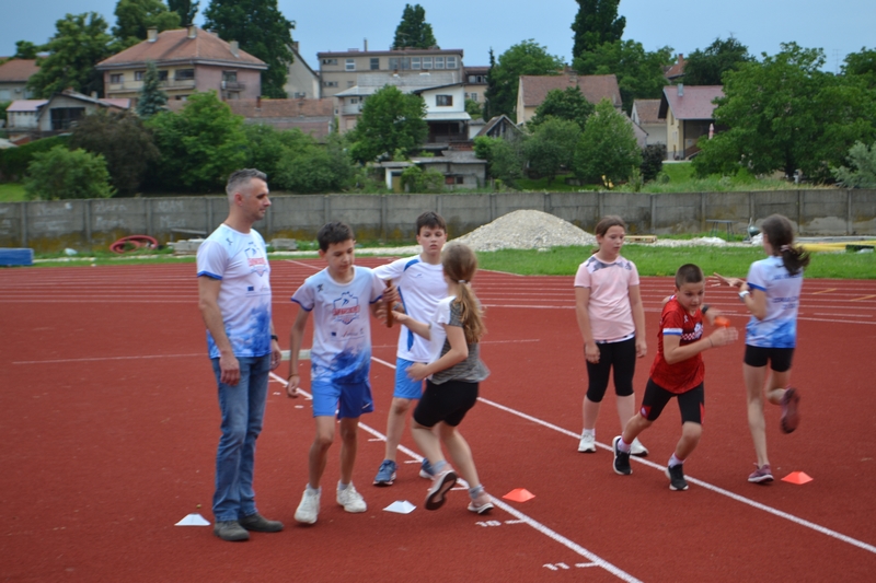 volonteri bolovanje 82